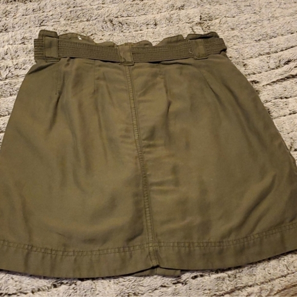 Maurices Army Green Button Belted Tie Front Mini Skirt Women's Size 4 Neutral - Picture 2 of 5